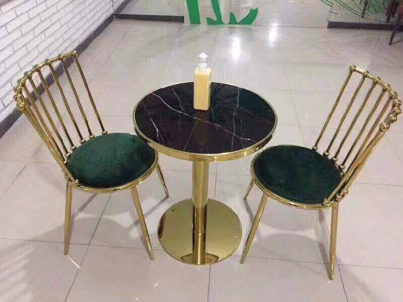 bàn tròn mạ vàng