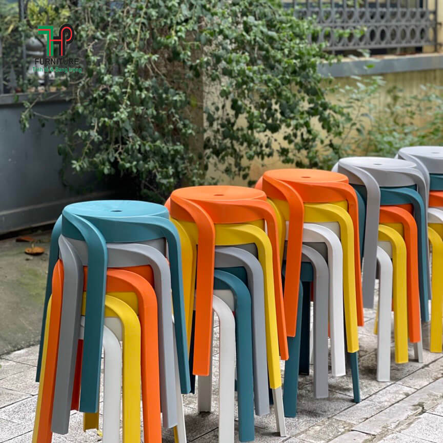 ghế ngồi bằng nhựa