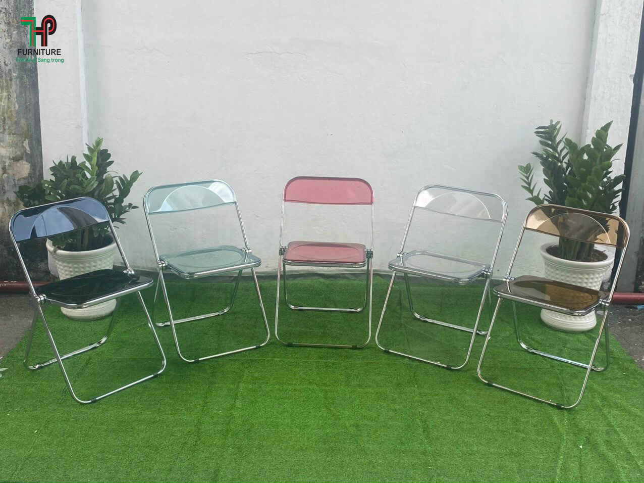 ghế ngồi quán ăn lề đường