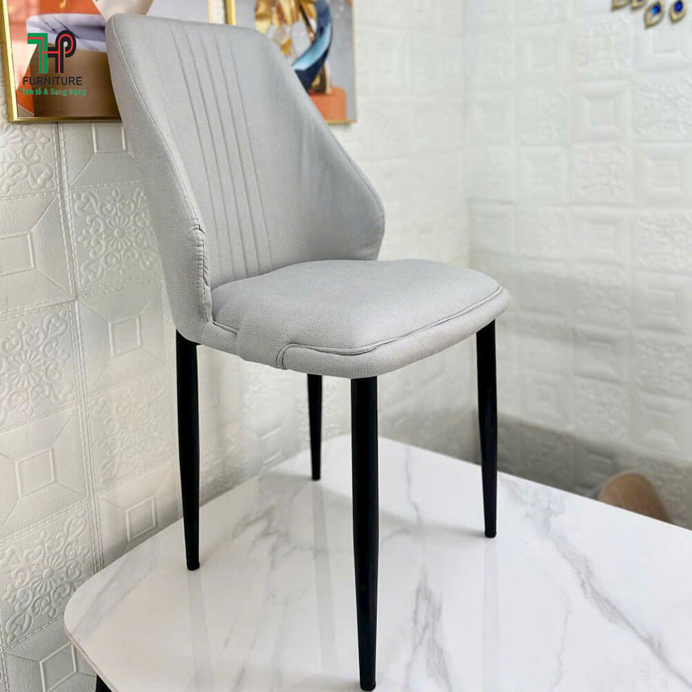 Ghế nệm chân sắt